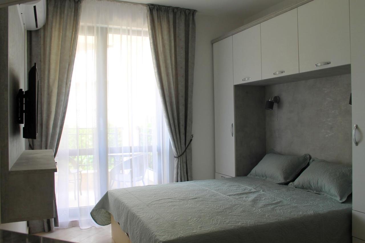 Horizon Katrina Apartments - Sea Line & Beach Access スヴェティ・ヴラス エクステリア 写真